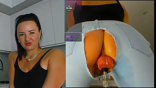 Snapshot of jess_benz chatting on 03/04/25, 05:42 jess benz online show from 03/04/25, 05:42