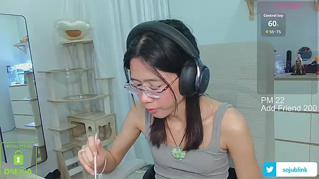 Snapshot of littlemiilk chatting on 09/25/25, 05:44 littlemiilk online show from 09/25/25, 05:44