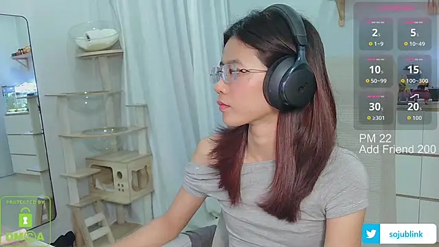 Snapshot of littlemiilk chatting on 12/15/25, 07:45 littlemiilk online show from 12/15/25, 07:45