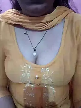 Snapshot of Cute_nidhi chatting on 12/08/24, 05:07 Cute nidhi online show from 12/08/24, 05:07