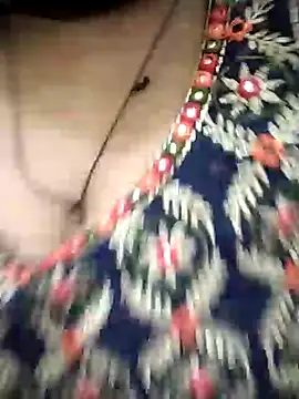 Snapshot of Cute_nidhi chatting on 12/21/24, 11:22 Cute nidhi online show from 12/21/24, 11:22