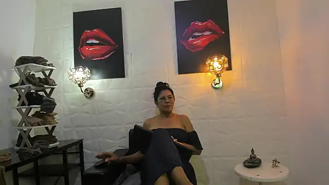 miss lucero1 online show from 02/23/25, 01:24