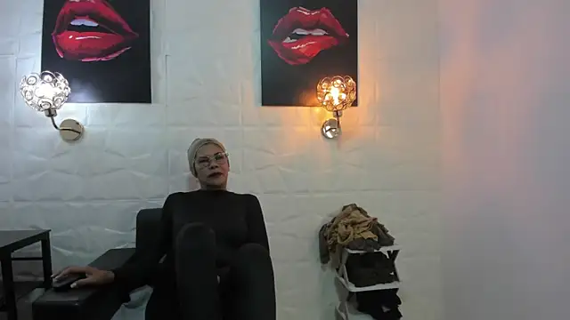 miss lucero1 online show from 02/27/25, 07:04