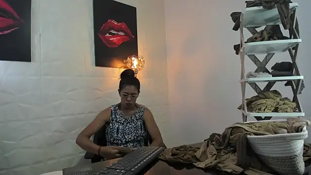 miss lucero1 online show from 03/13/25, 06:34