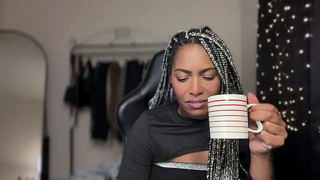 Snapshot of marisilva_br chatting on 11/11/25, 12:54 marisilva br online show from 11/11/25, 12:54