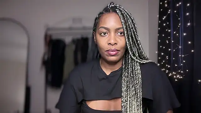 Snapshot of marisilva_br chatting on 11/19/25, 05:46 marisilva br online show from 11/19/25, 05:46