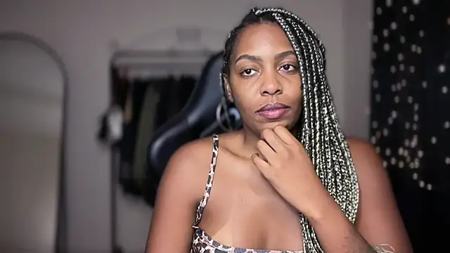 Snapshot of marisilva_br chatting on 11/30/25, 12:03 marisilva br online show from 11/30/25, 12:03