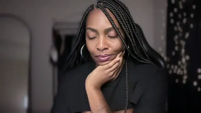 Snapshot of marisilva_br chatting on 12/04/25, 02:43 marisilva br online show from 12/04/25, 02:43