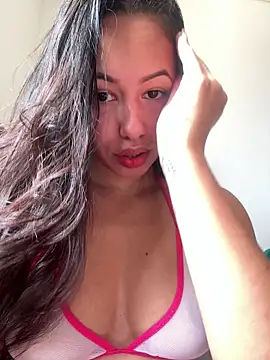 Snapshot of Monica_Pimentinha_ chatting on 03/11/25, 01:12 Monica Pimentinha  online show from 03/11/25, 01:12