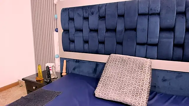 Snapshot of sofia_mature chatting on 12/05/24, 03:39 sofia mature online show from 12/05/24, 03:39