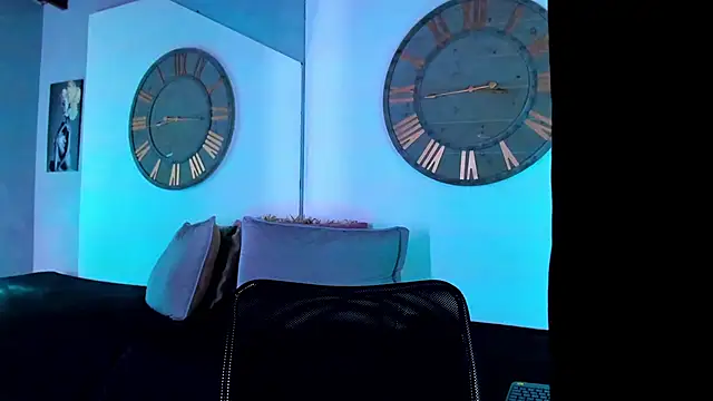 Mike 0233  online show from 12/12/24, 03:54