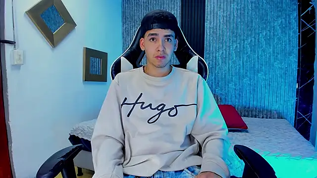 Snapshot of Mike_0233_ chatting on 12/05/25, 05:05 Mike 0233 online show from 12/05/25, 05:05