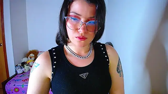 juli05star20 online show from 10/05/25, 01:04