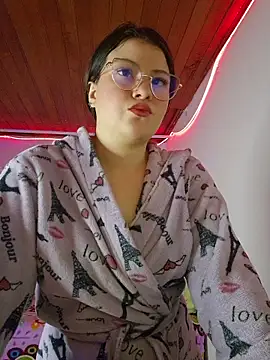 juli05star20 online show from 05/22/26, 10:37
