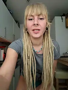 Snapshot of Jenna-Lia chatting on 12/15/24, 08:30 Jenna-Lia online show from 12/15/24, 08:30