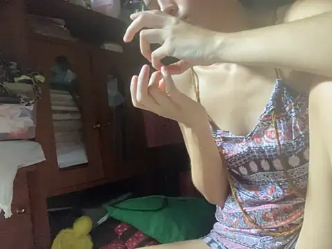 Snapshot of lilithanderson chatting on 10/05/25, 08:51 lilithanderson online show from 10/05/25, 08:51