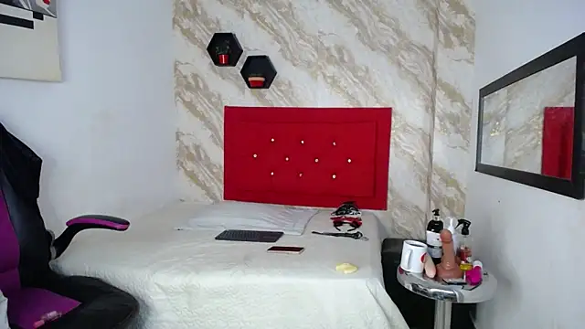 Snapshot of issa__love chatting on 11/14/25, 12:26 issa love online show from 11/14/25, 12:26