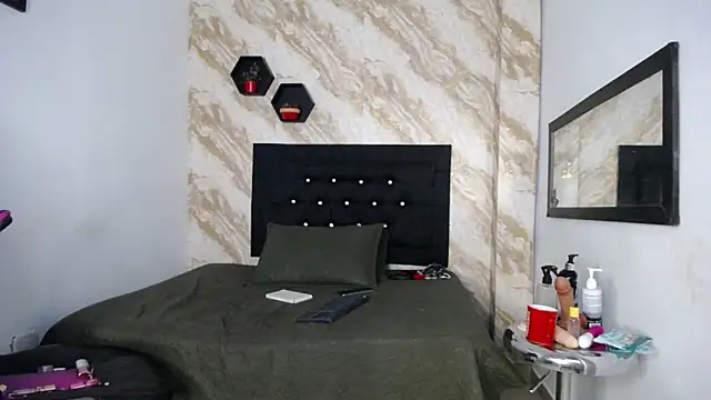 issa  love online show from 05/30/26, 01:19