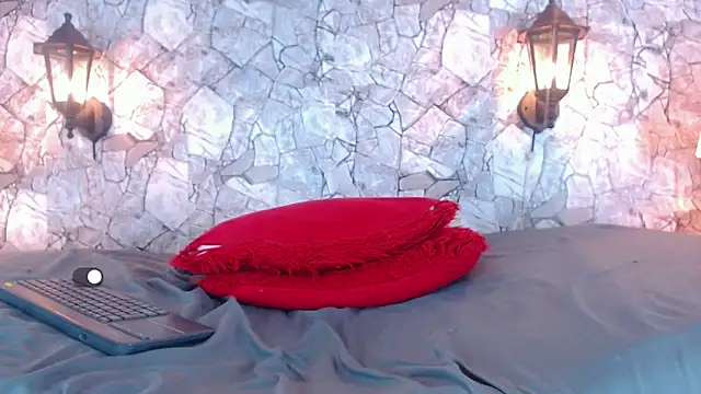 Snapshot of SexyJuliii21 chatting on 01/12/25, 06:49 SexyJuliii21 online show from 01/12/25, 06:49