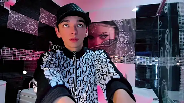 SexyJuliii21 online show from 09/23/25, 08:23