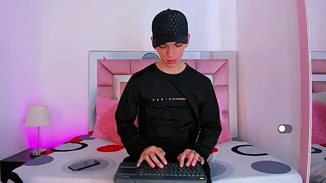 SexyJuliii21 online show from 09/27/25, 08:58