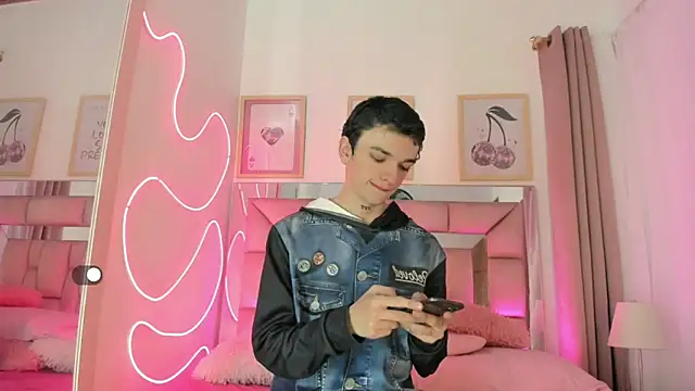 SexyJuliii21 online show from 10/06/25, 10:18