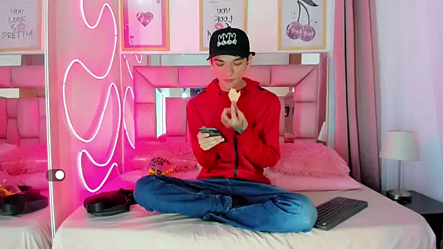 SexyJuliii21 online show from 10/11/25, 10:30