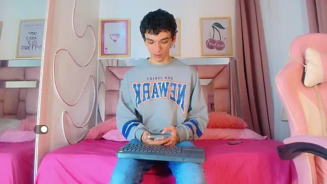 SexyJuliii21 online show from 11/07/25, 10:21