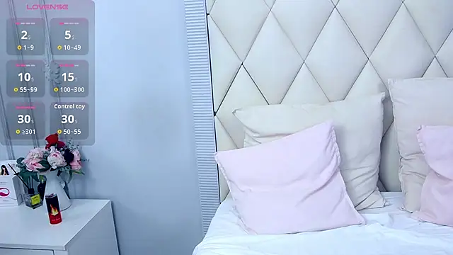 Snapshot of GinaBear chatting on 10/03/25, 06:16 GinaBear online show from 10/03/25, 06:16