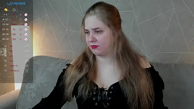 Snapshot of Megan_Violer chatting on 01/29/25, 03:37 Megan Violer online show from 01/29/25, 03:37