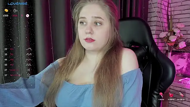 Snapshot of Megan_Violer chatting on 01/30/25, 03:51 Megan Violer online show from 01/30/25, 03:51