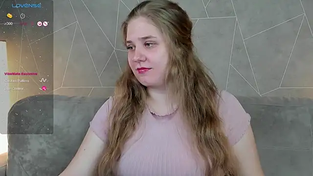 Snapshot of Megan_Violer chatting on 02/12/25, 03:49 Megan Violer online show from 02/12/25, 03:49