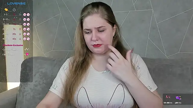 Snapshot of Megan_Violer chatting on 02/13/25, 03:46 Megan Violer online show from 02/13/25, 03:46