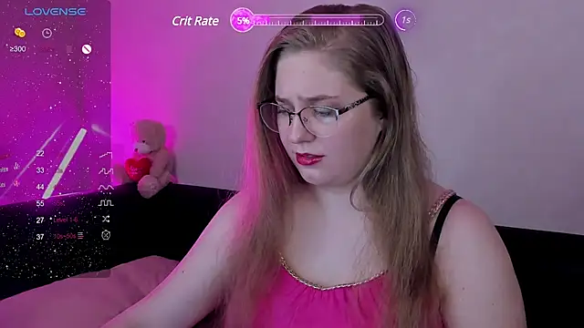 Snapshot of Megan_Violer chatting on 02/14/25, 07:33 Megan Violer online show from 02/14/25, 07:33