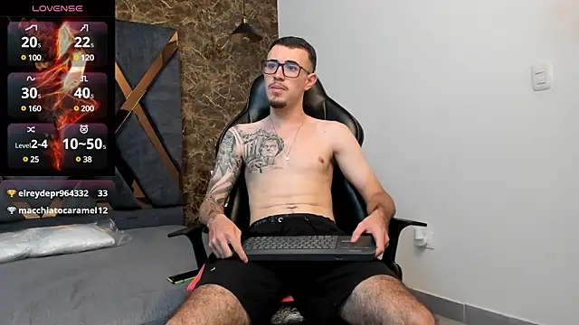 CodyWalkerR online show from 12/12/24, 05:26