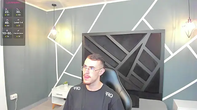 CodyWalkerR online show from 09/19/25, 05:13