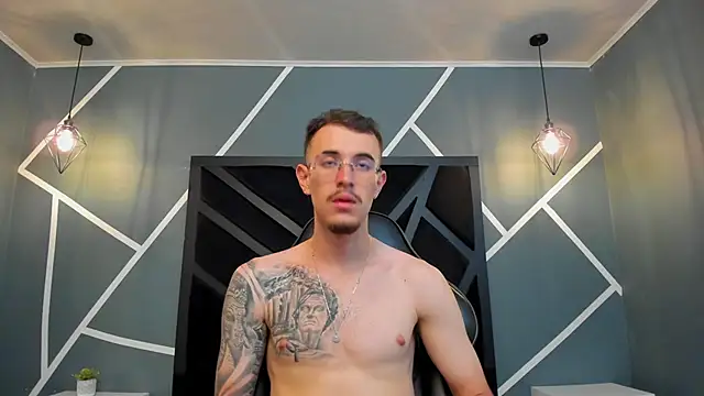 CodyWalkerR online show from 09/26/25, 05:28