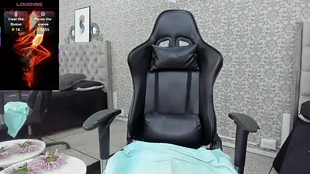 Snapshot of CodyWalkerR chatting on 11/04/25, 05:23 CodyWalkerR online show from 11/04/25, 05:23