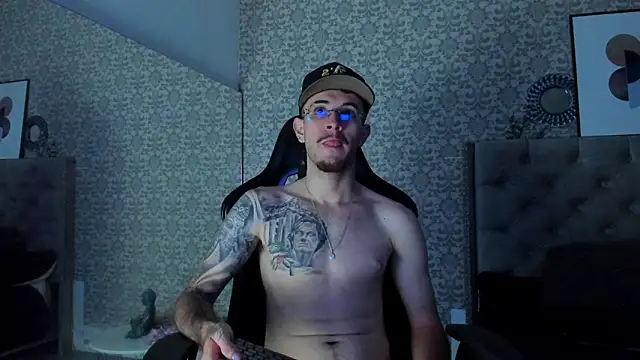 Snapshot of CodyWalkerR chatting on 12/16/25, 05:18 CodyWalkerR online show from 12/16/25, 05:18