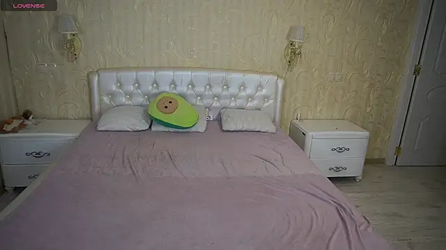 Snapshot of LunaaMayy chatting on 11/19/25, 10:10 LunaaMayy online show from 11/19/25, 10:10