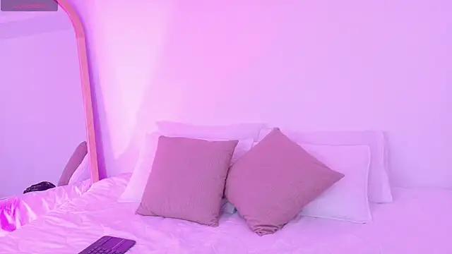 Snapshot of Miss_Ambeer chatting on 11/30/25, 11:25 Miss Ambeer online show from 11/30/25, 11:25