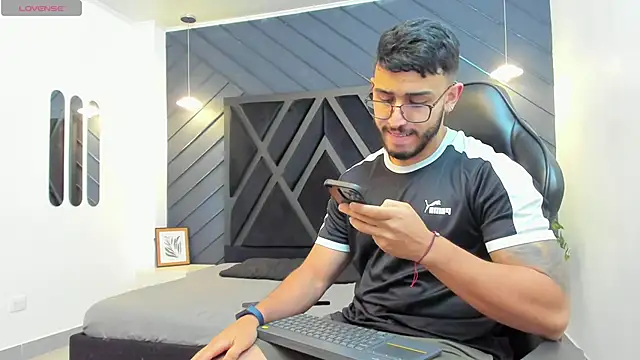 Liam Kleiin online show from 11/04/25, 11:31