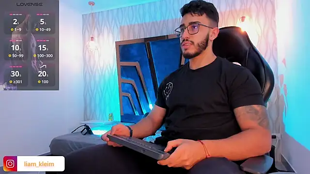 Liam Kleiin online show from 11/24/25, 11:43