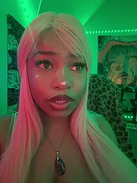 lovekaylaa online show from 11/30/25, 11:47