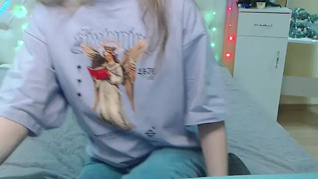 TinaRedly online show from 12/13/24, 03:43