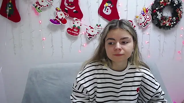 TinaRedly online show from 12/17/24, 06:31