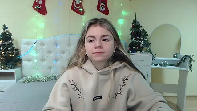 TinaRedly online show from 12/21/24, 06:30