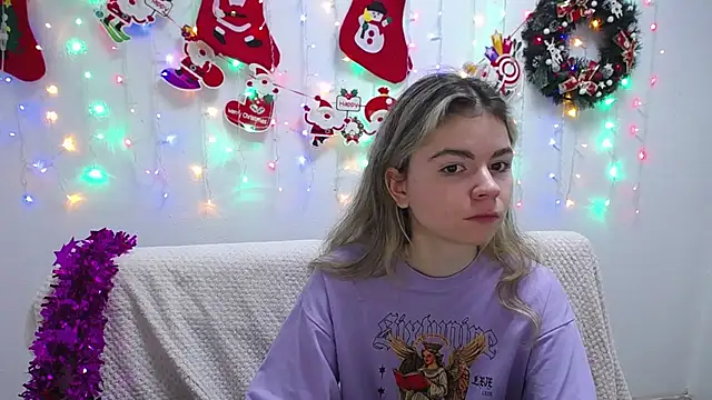 TinaRedly online show from 12/30/24, 04:19