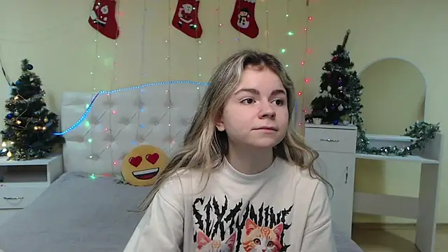 TinaRedly online show from 01/05/25, 02:08