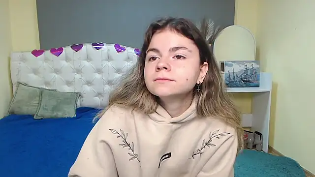 Snapshot of TinaRedly chatting on 09/30/25, 05:56 TinaRedly online show from 09/30/25, 05:56